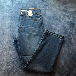 Women’s Levi’s High Rise Wedgie Straight Size 28